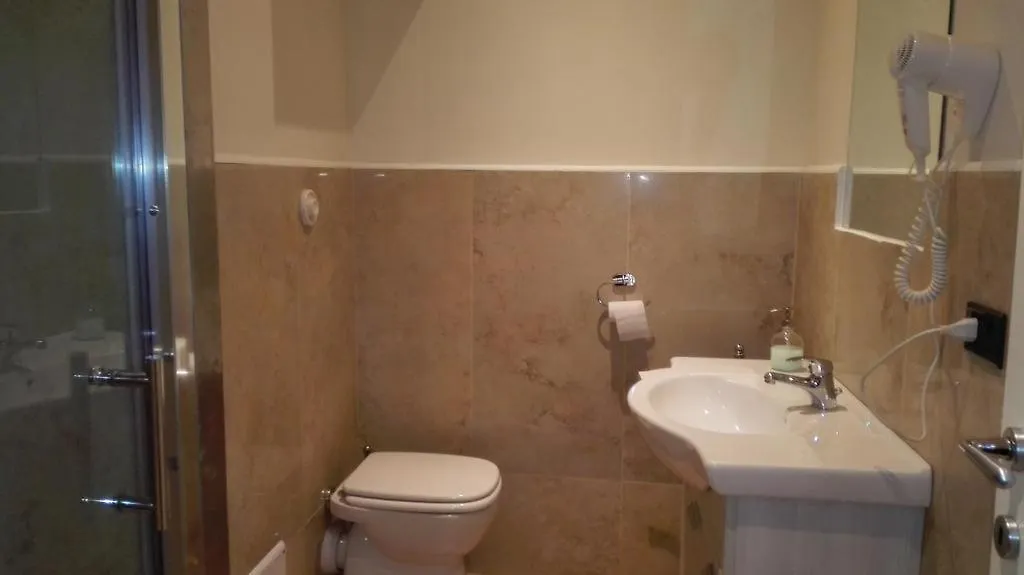 Chiossone Suites Génova 2*,